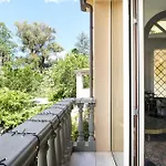Kemani Sara - Boutique Couette-café Olbia