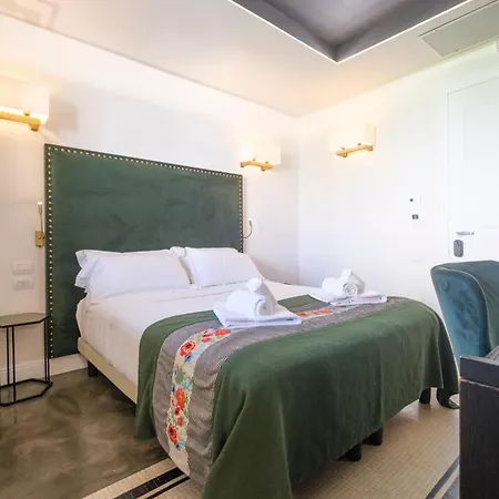 Kemani Sara - Boutique Olbia